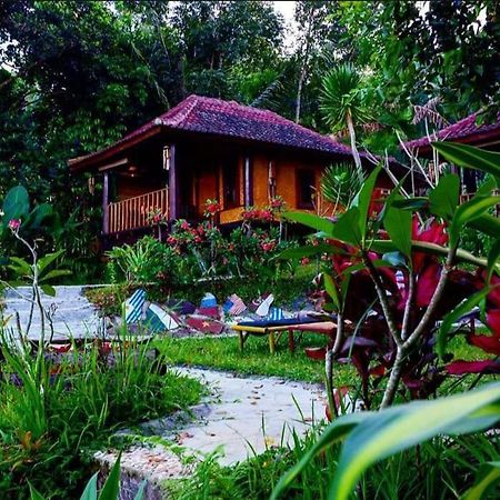テテバトゥSky Garden Lombokアパートメント エクステリア 写真